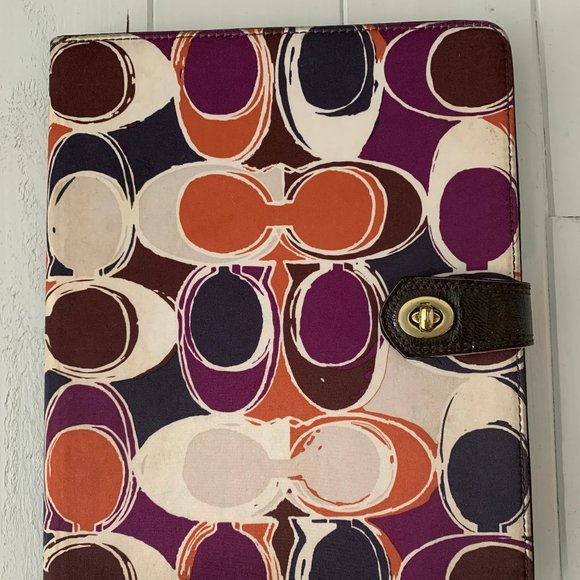 Coach IPad Case Signature Leather W/New Screen Saver - Picture 2 of 12